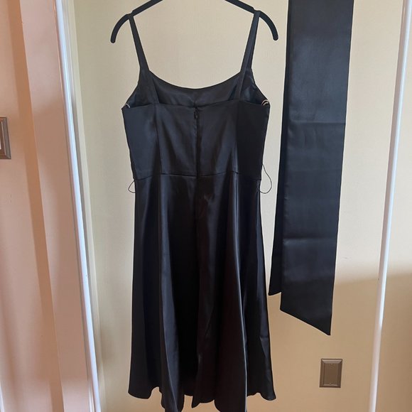 Classic Cocktail Dress, Black Satin, Size 8, Robin Jordan - Picture 5 of 6